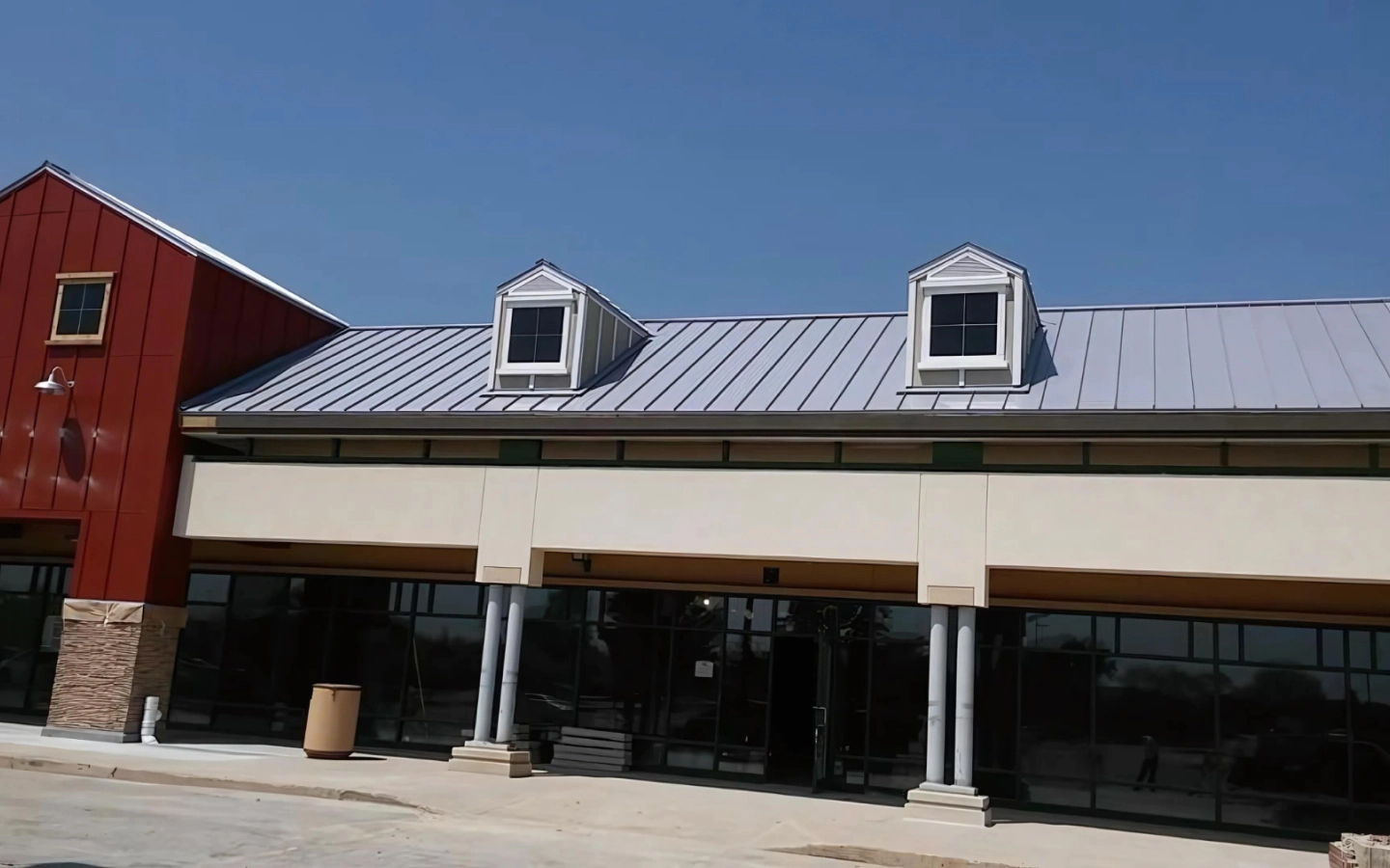 commercial building roofing refinishing